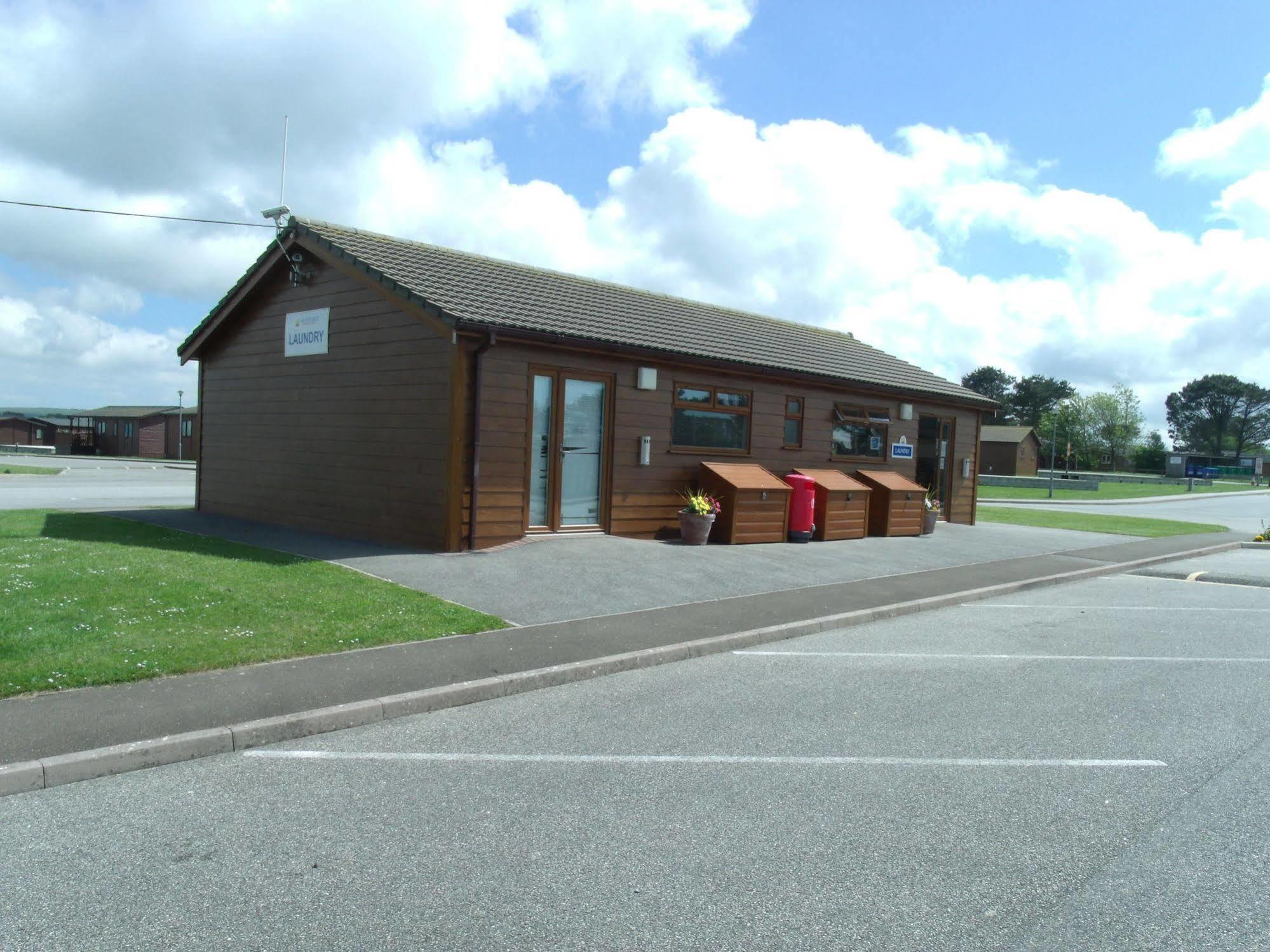 Atlantic Bays Holiday Park Padstow Exteriör bild